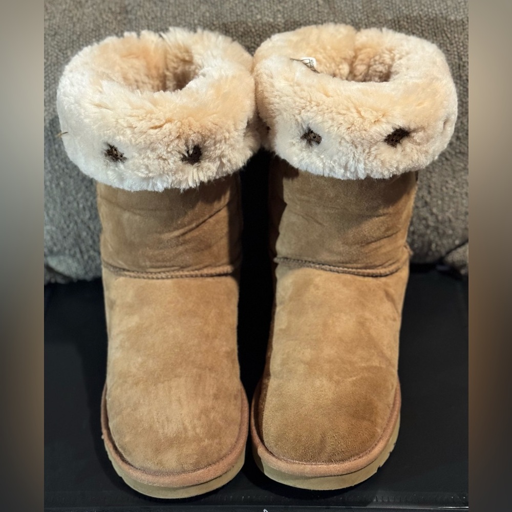 UGG Chestnut Suede Fold Over Short Pullover Round Toe Boots, Size US 8
